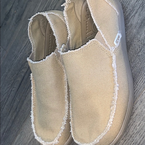 Crocs - Picture 1 of 2